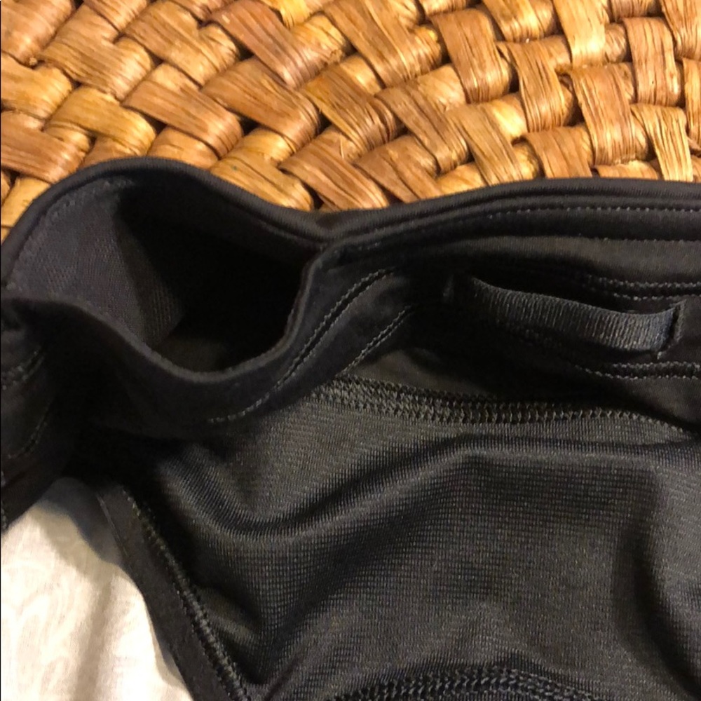 Lululemon Speed Up Short - Solid Black Waist Band - Picture 3 of 8
